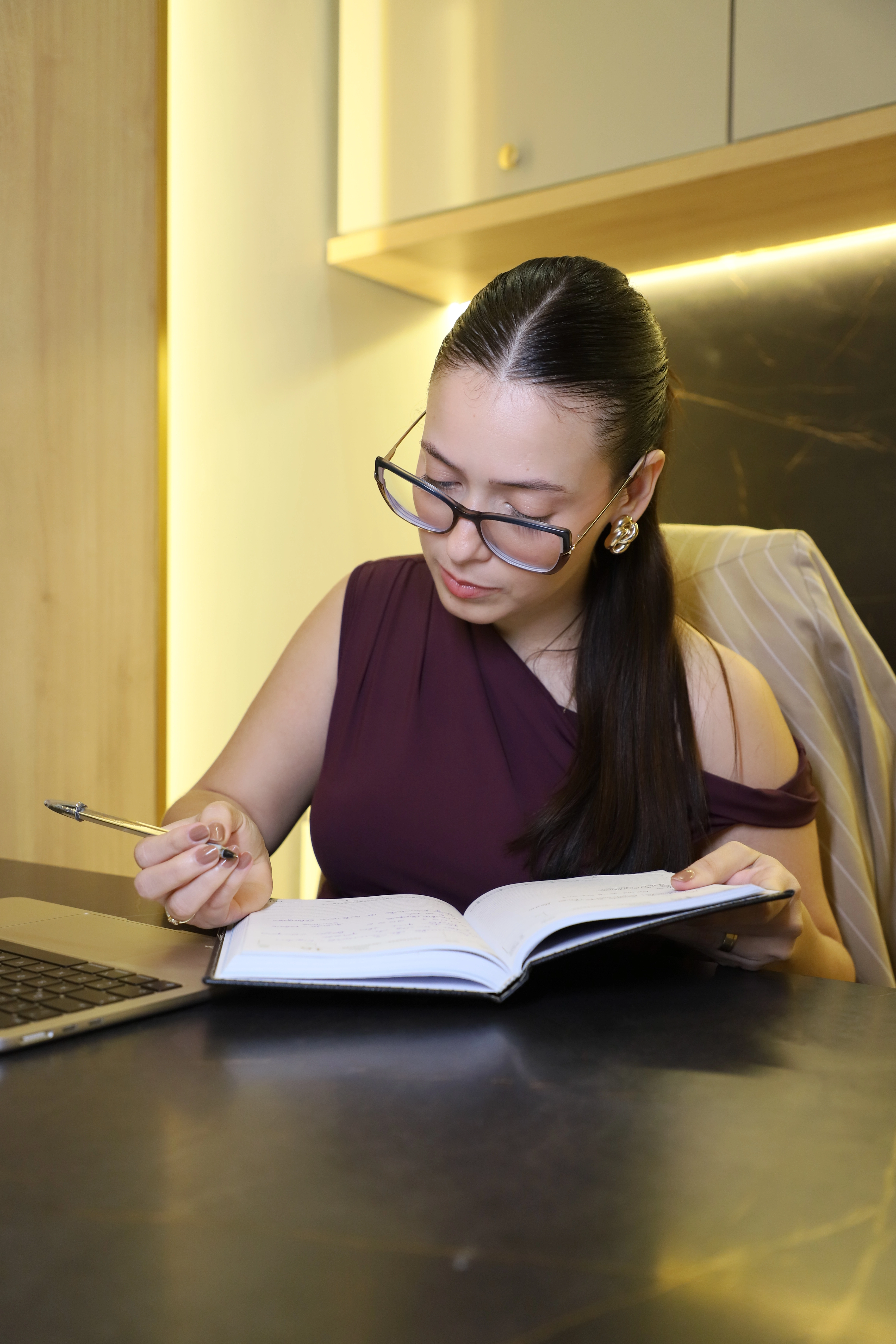 Isabella Marques em atendimento trabalhista